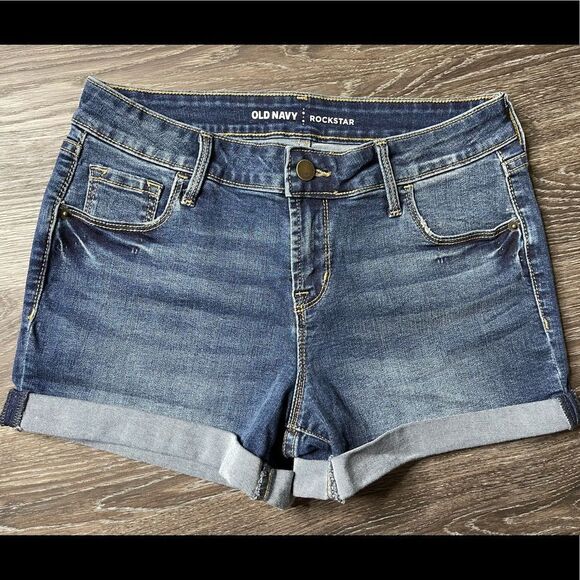 Old Navy Size 4 Rockstar Stretch Denim/Jean shorts - Picture 1 of 10